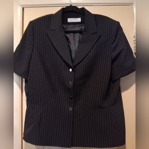 Women's Short Sleeved Tahari Blazer